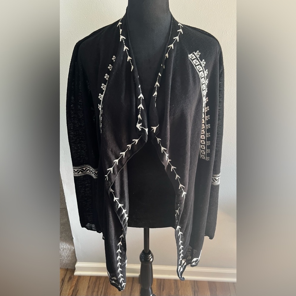 Haute Project Black and White Long Sleeve Cardigans